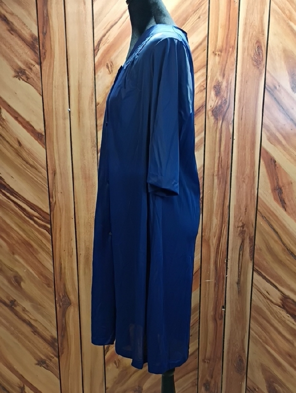 Vintage 70's Vassarette Navy Button-Front Nightgown Robe  Embroidered Collar L - Picture 3 of 9